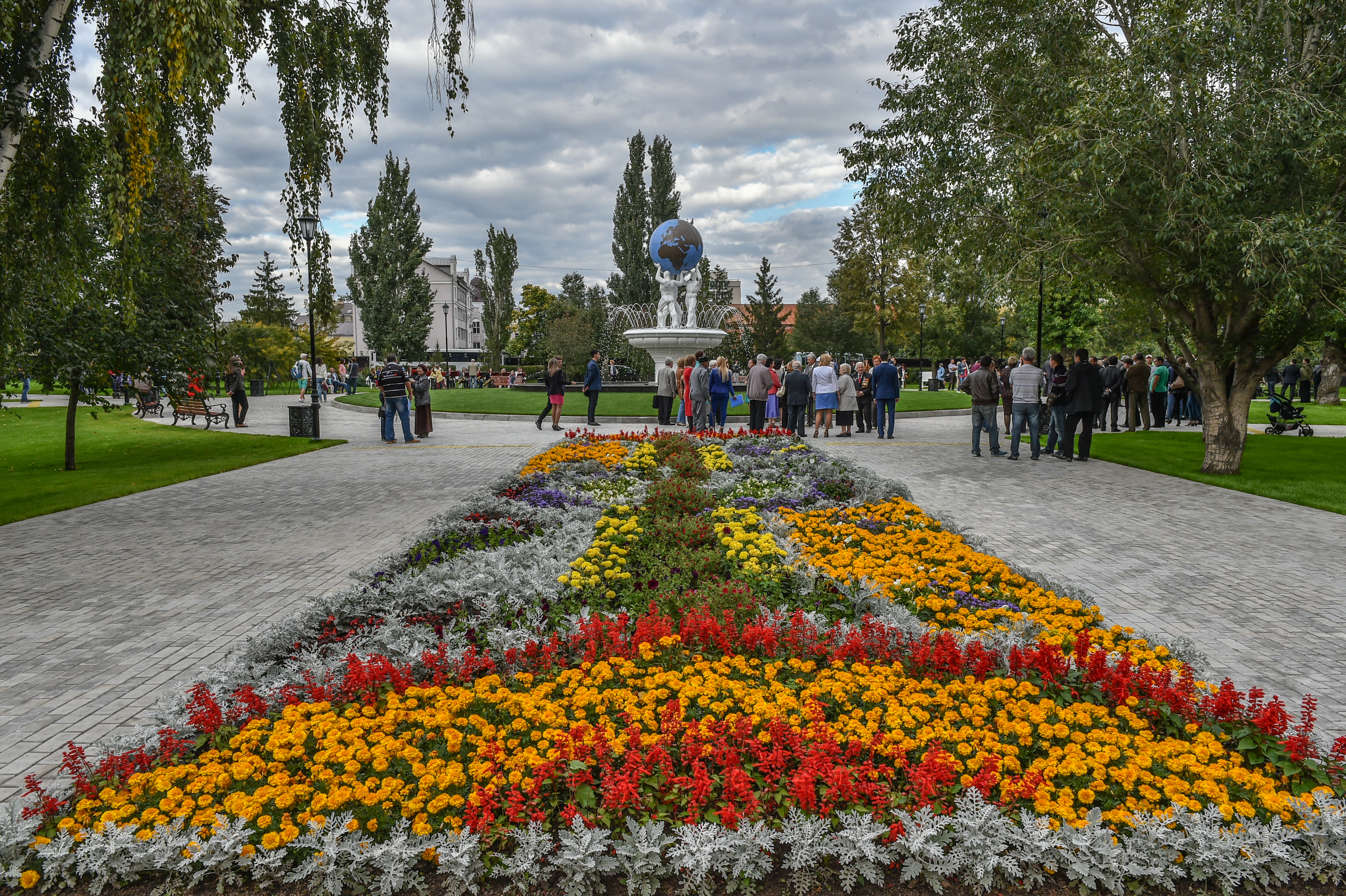 Парк урицкого казань. Какие парки есть в татарстане. Парк аттракционов кырлай аттракционы. Парк аттракционов казань кырлай. Горкинско-ометьевский лес казань.