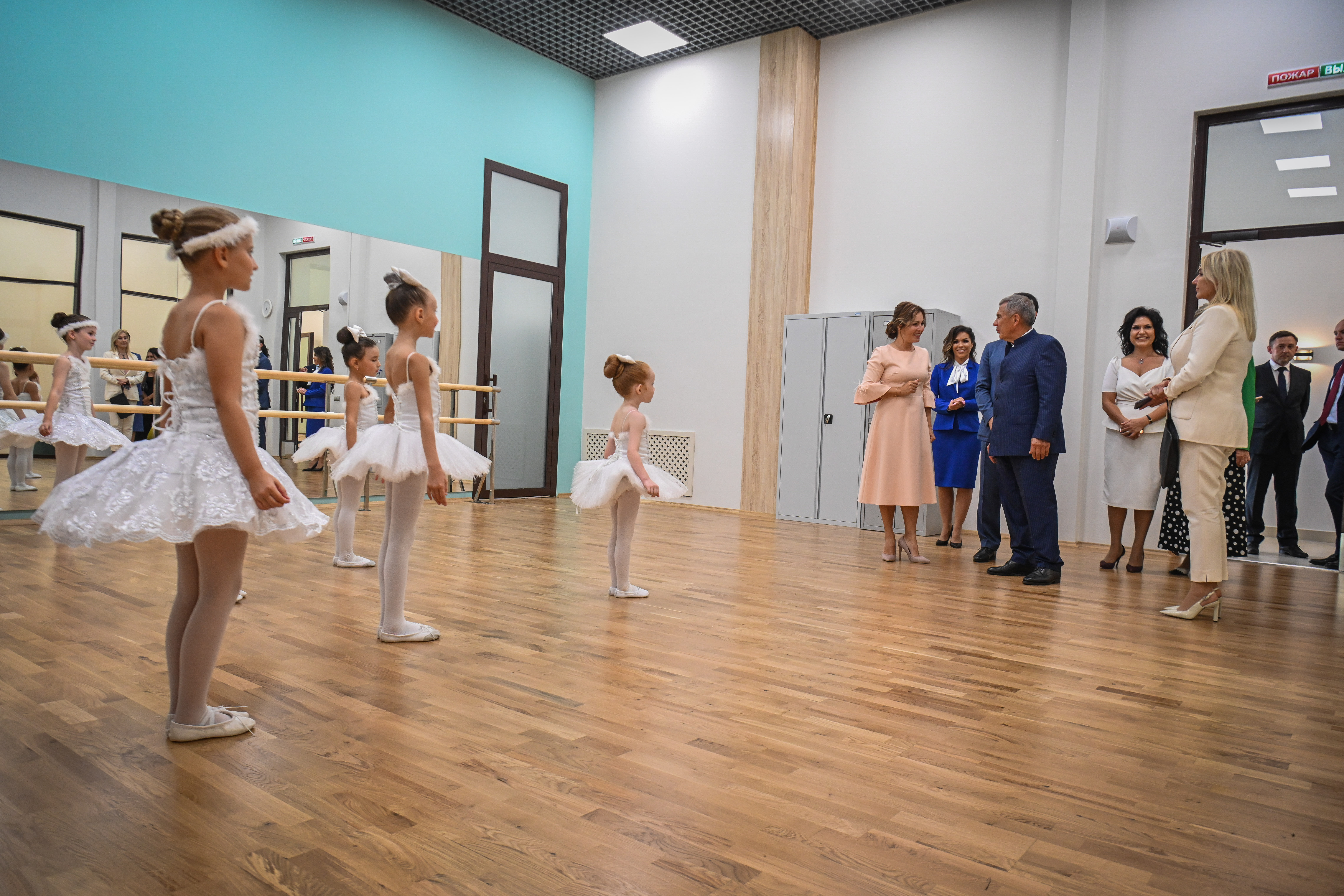 Ровеньский цкр. Королева 17 зеленодольск центр культурного развития. Цкр лукоянов. Центр культурного развития касимов. Проект офис 10*10 с выставочным залом.