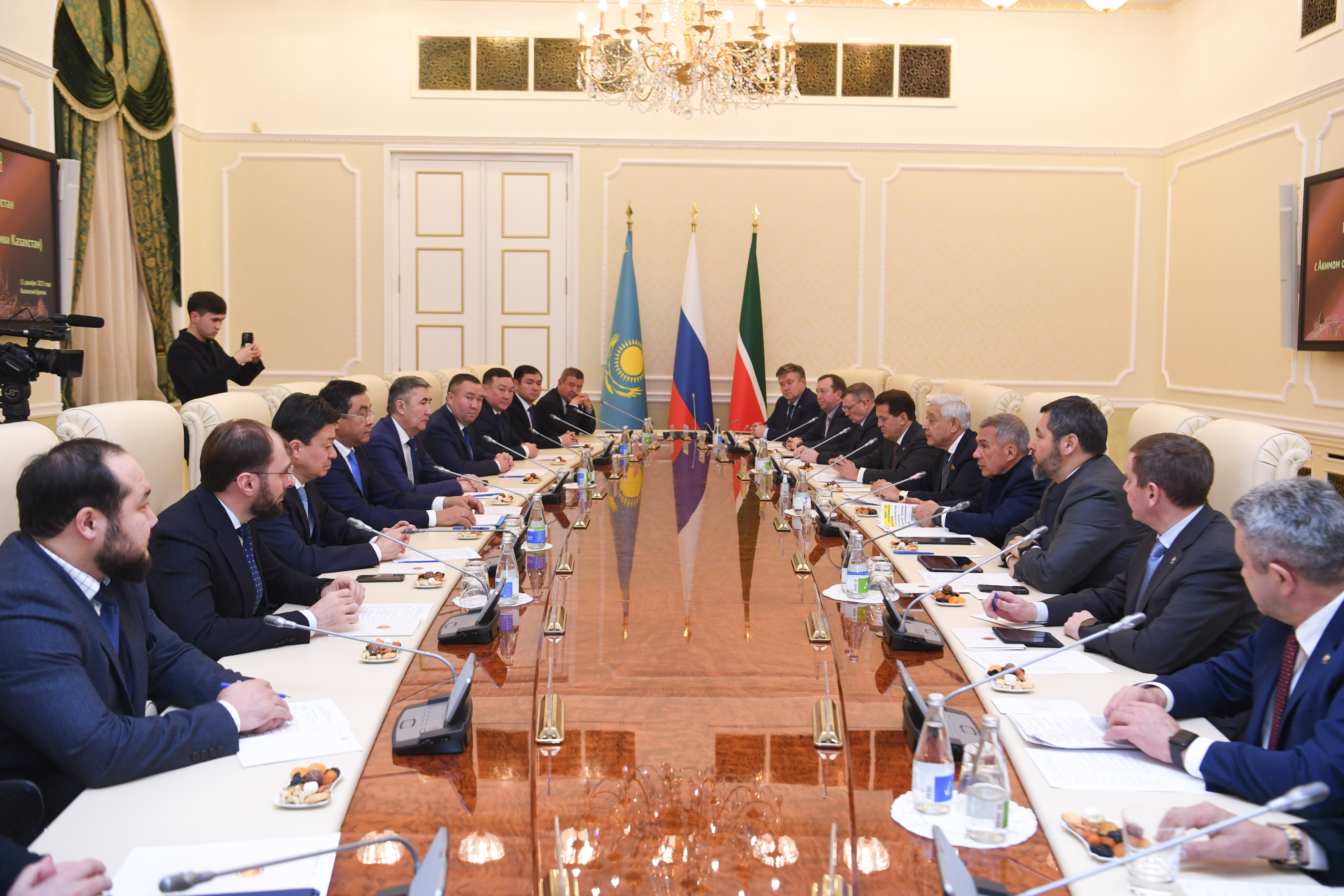 Станок рт755ф3. Рт ф. Председатель рт мухаметшин госсовета. Совещание. М.